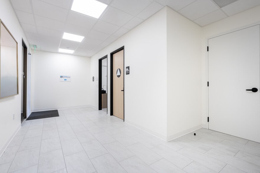 More Photos Of 16810-16816 Bernardo Center Dr, San Diego Medical For Lease