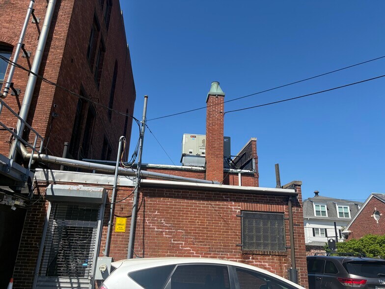 More Photos Of 1098 Main St, Brockton Bank For Lease