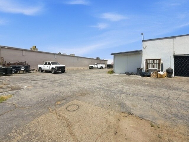 More Photos Of 211 M St, Fresno Service For Sale
