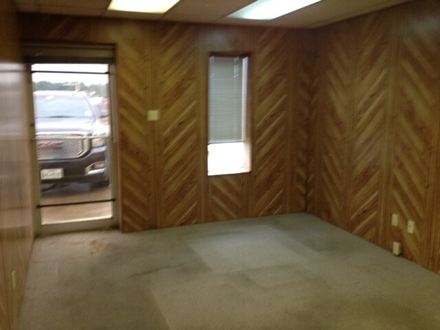 More Photos Of 1703 E Whaley St, Longview Industrial For Sale