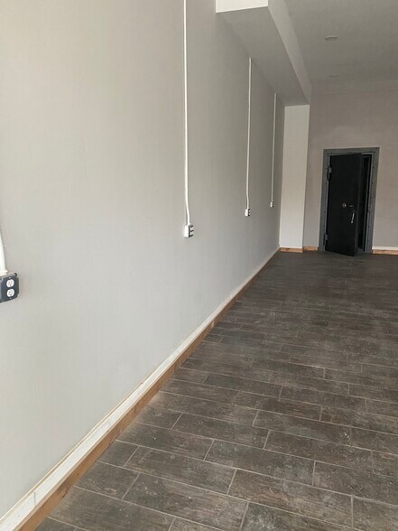 More Photos Of 116 Tecumseh St, Dundee Storefront Retail Office For Sale