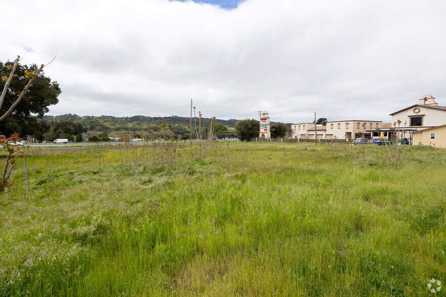 More Photos Of 2450 El Camino Real, Atascadero Restaurant For Sale