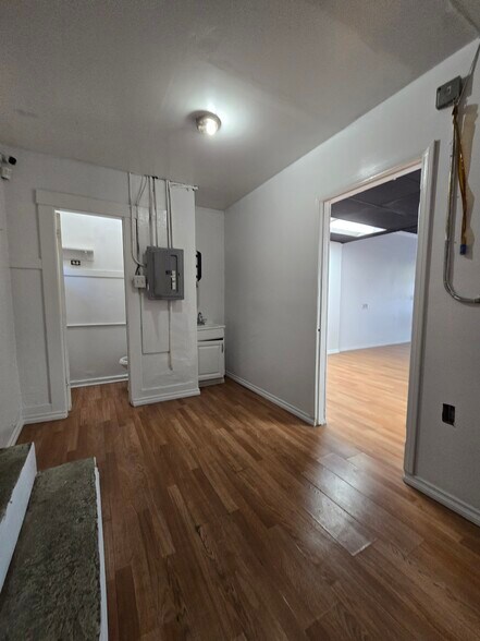 More Photos Of 2327 E 1st St, Los Angeles Storefront For Lease