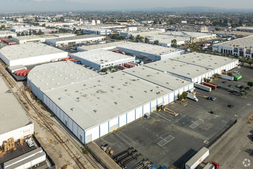 More Photos Of 325-337 N Baldwin Park Blvd, City of Industry Warehouse For Lease