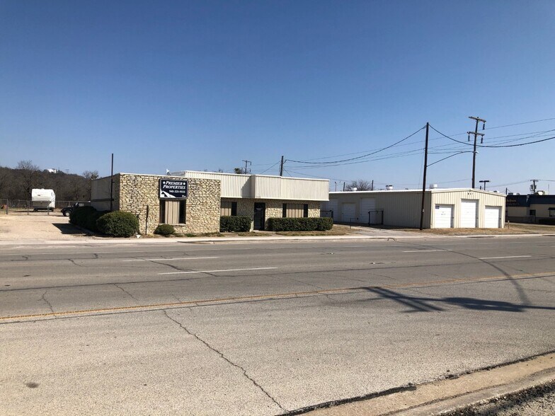 More Photos Of 2515 E Hubbard St, Mineral Wells Office For Sale