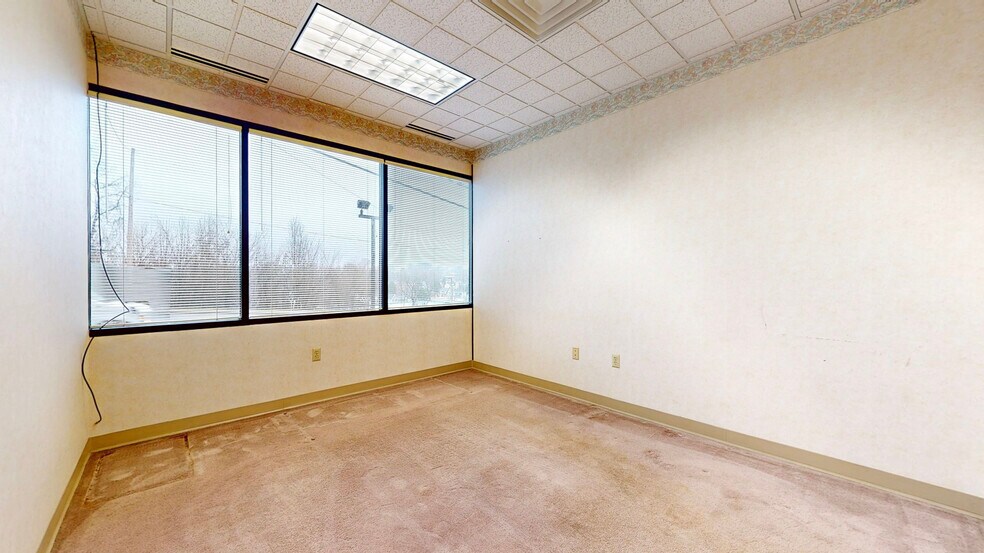 More Photos Of 2228-2230 Sunset Blvd, Steubenville Office For Lease