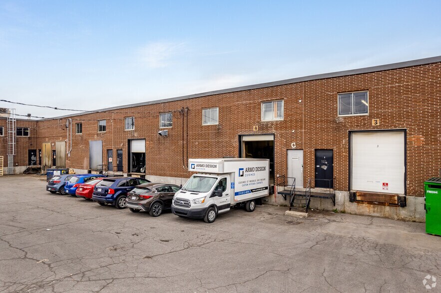 More Photos Of 90A-90F Boul Brunswick, Dollard-des-Ormeaux Warehouse For Lease