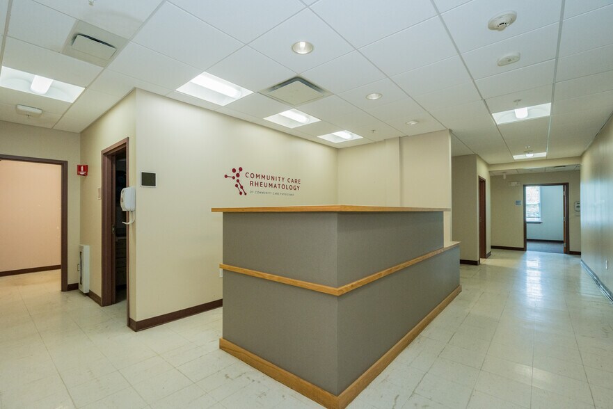 More Photos Of 2388 Route 9, Mechanicville Medical For Sale