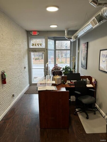 More Photos Of 7714-7718 S Broadway, Saint Louis Coworking Space