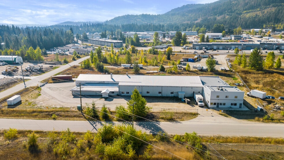 More Photos Of 4141 54 St SE, Salmon Arm Manufacturing For Sale
