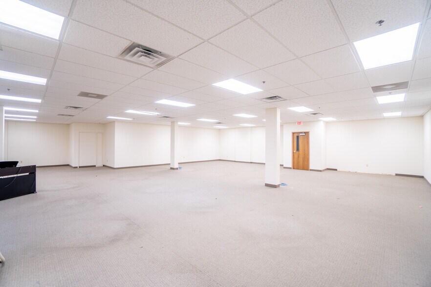 More Photos Of 1220 Mound Ave, Racine Self Storage For Lease