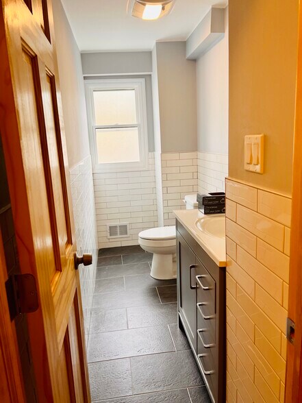 More Photos Of 1032-1036 Victory Blvd, Staten Island Medical For Lease