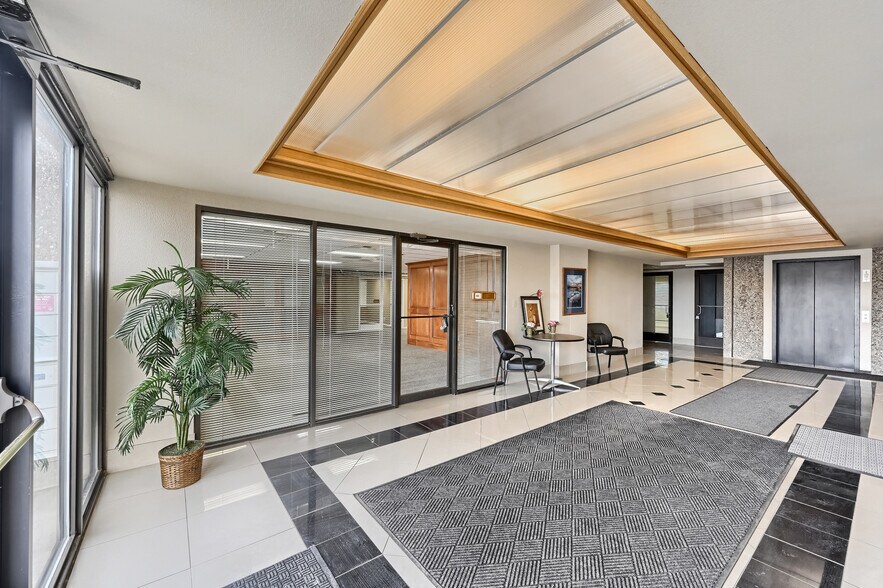 More Photos Of 7061 S University Blvd, Littleton Coworking Space