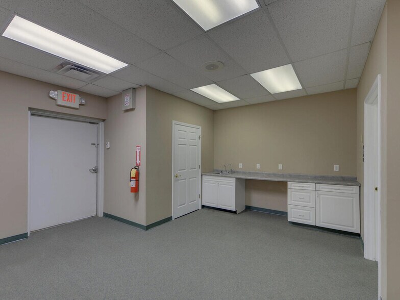 More Photos Of 134 Hurricane Shoals Rd, Lawrenceville Storefront Retail Office For Sale