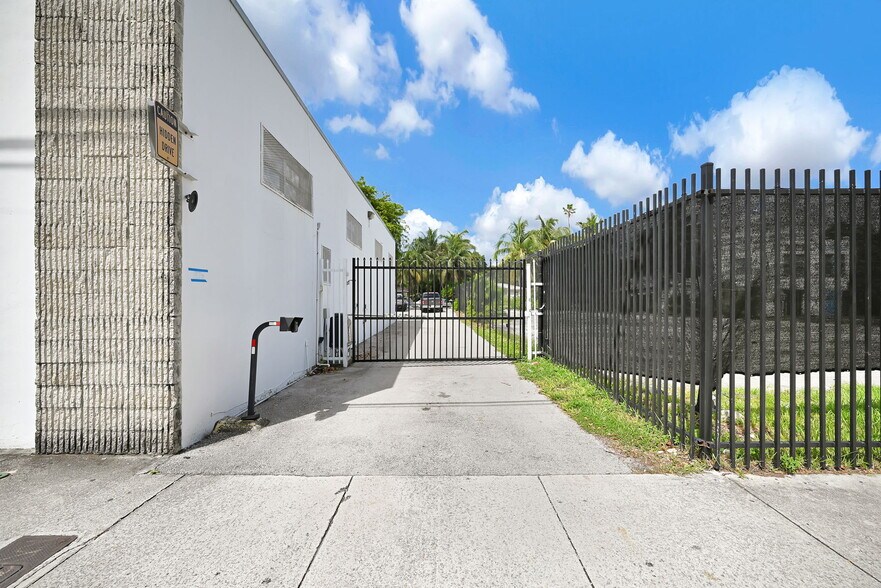 More Photos Of 800 NW 7th Ave, Miami Loft Creative Space For Lease