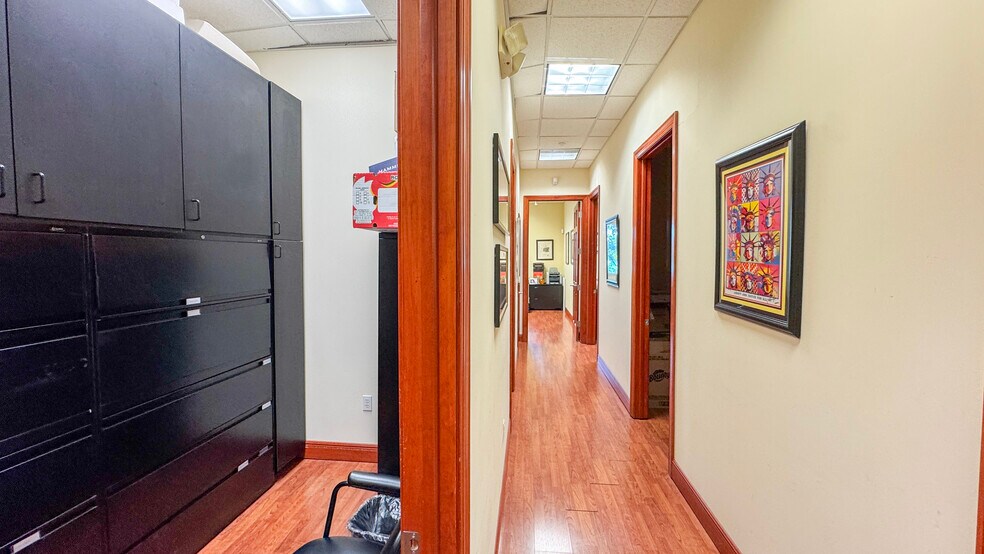 More Photos Of 401-425 NW 10th Ter, Hallandale Beach Flex For Sale