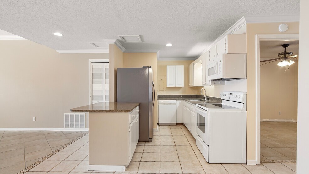 More Photos Of 1656 Scenic Gulf Dr, Destin Apartments For Sale