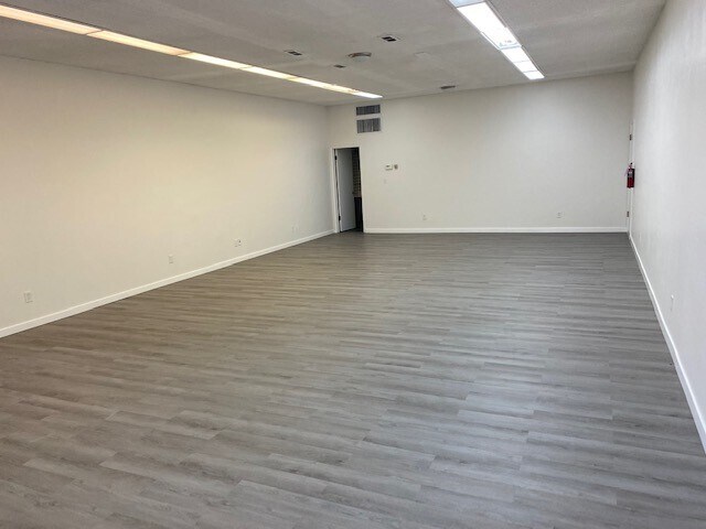 More Photos Of 947-959 Front St, Novato General Retail For Lease