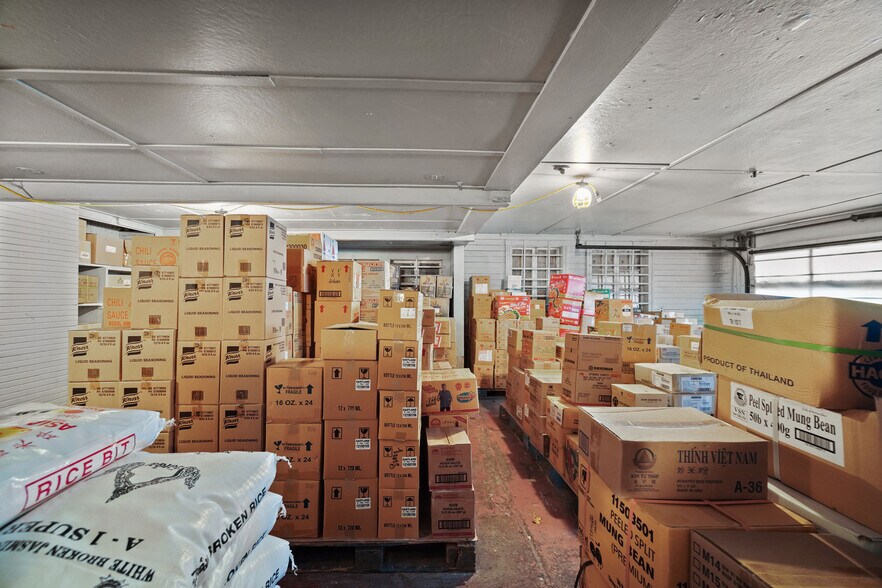 More Photos Of 415-423 Arnold St, Woonsocket Storefront For Sale