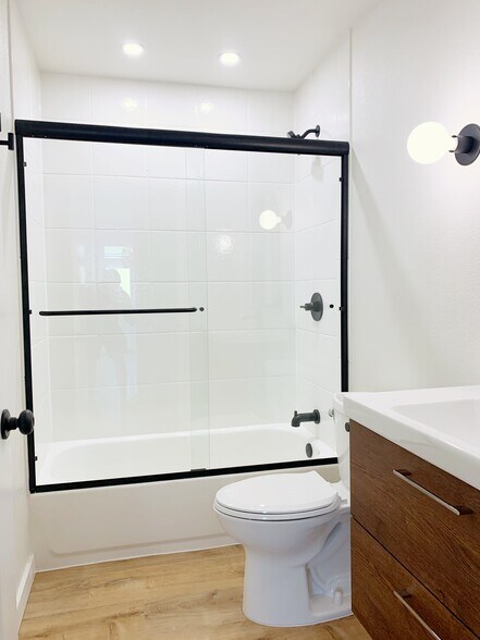 More Photos Of 11835 Gale Ave, Hawthorne Multifamily For Sale