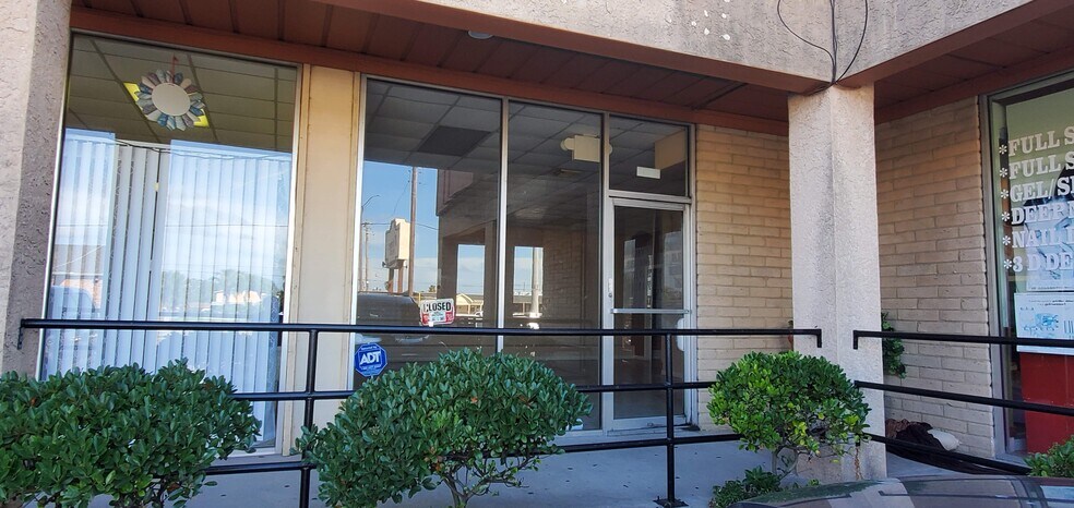 More Photos Of 2115 61st St, Galveston Storefront Retail Office For Lease