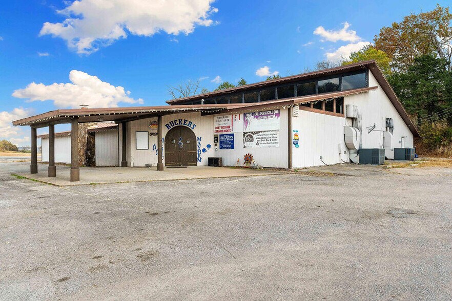 More Photos Of 76 Wright Hill Lane, Pineville Restaurant For Sale