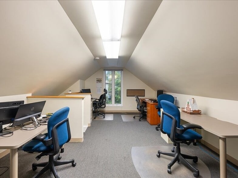 More Photos Of 44 Trapelo Rd, Belmont Office For Sale