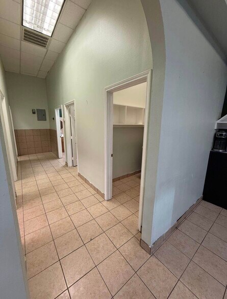 More Photos Of 12228 Antoine Dr, Houston Service Station For Lease