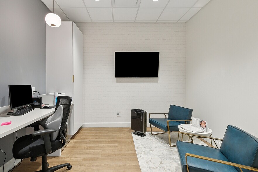 More Photos Of 3908 Veterans Memorial Blvd, Metairie General Retail For Sale