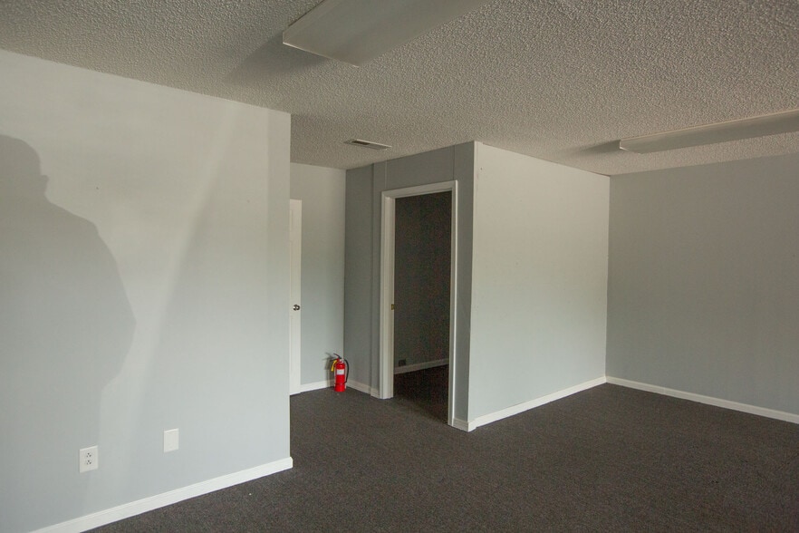 More Photos Of 101-111 Rankin Ave, Mount Holly Unknown For Lease
