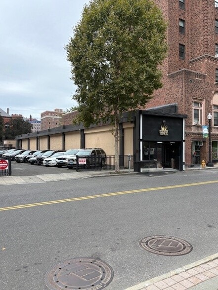 More Photos Of 160 Fairfield Ave, Bridgeport Freestanding For Sale