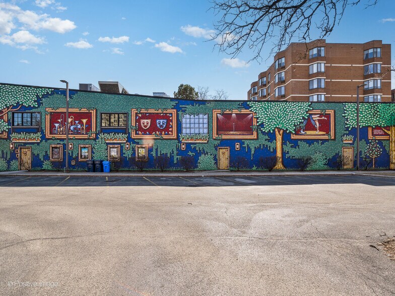 More Photos Of 7924 Lincoln Ave, Skokie Freestanding For Sale