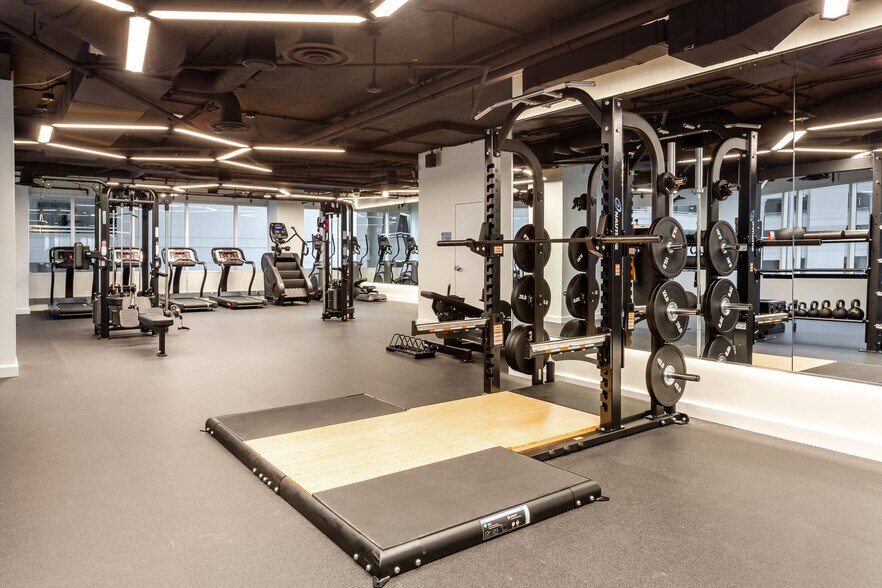 More Photos Of 5335 Wisconsin Ave NW, Washington Office For Lease