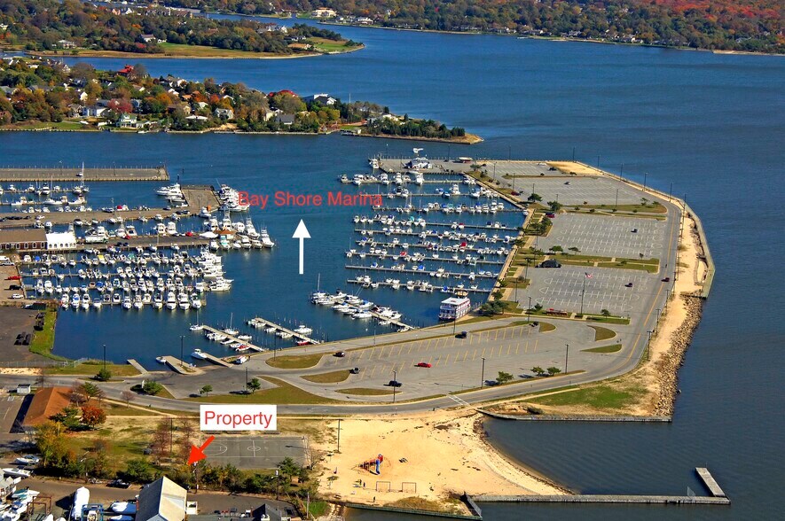 More Photos Of Suffolk County, Bay Shore Marina For Sale