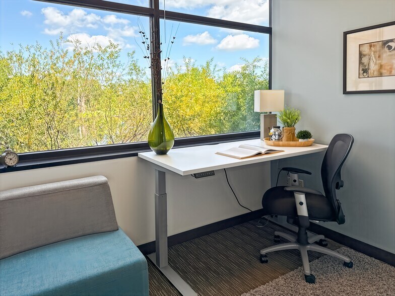 More Photos Of 8530 Eagle Point Blvd, Lake Elmo Coworking Space