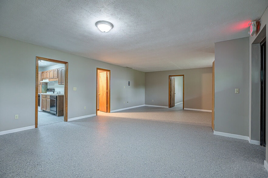 More Photos Of 4420 S Dixie Hwy, Franklin Office For Sale