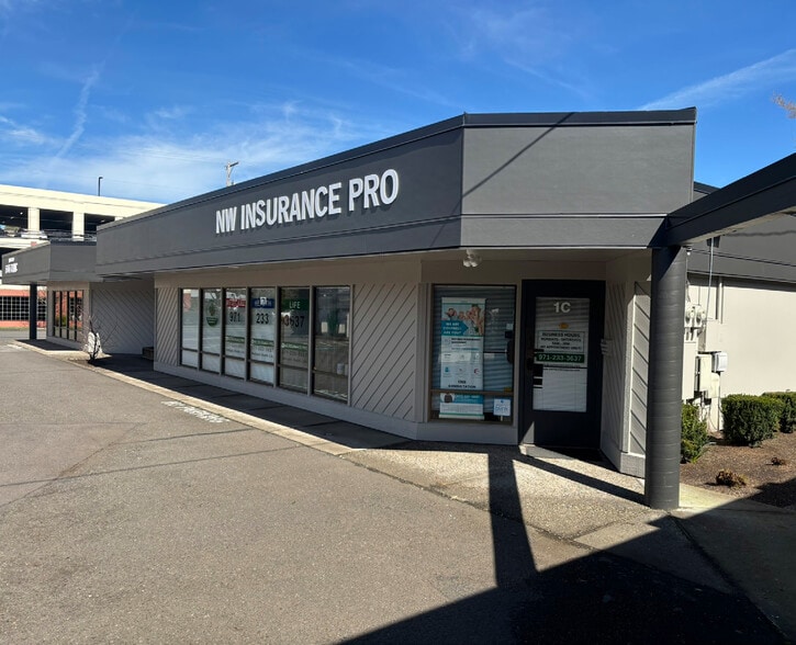 More Photos Of 862 SE Oak St, Hillsboro Medical For Sale