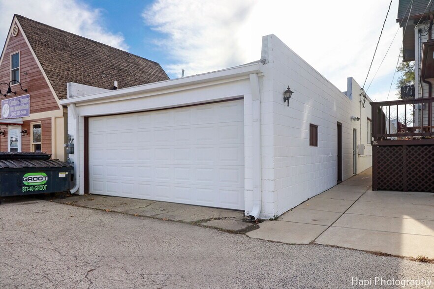 More Photos Of 132 Center St, Grayslake Storefront For Sale