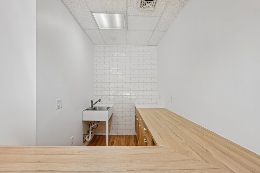 More Photos Of 825-829 Rt-5, Ridgefield General Retail For Lease