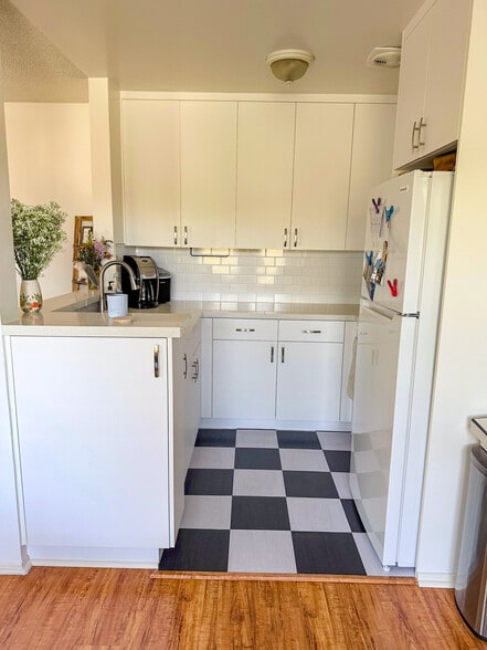 More Photos Of , Los Angeles Multifamily For Sale