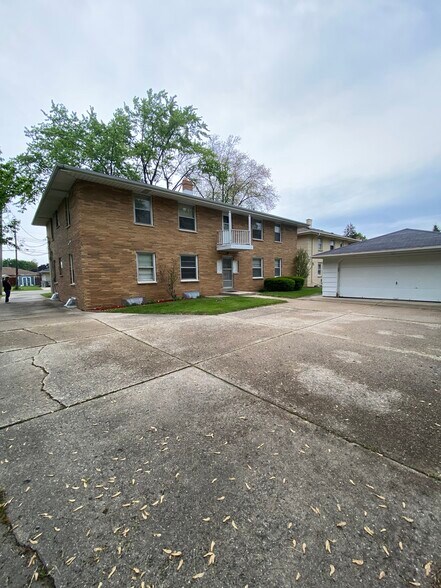 More Photos Of 7009 W Tripoli Ave, Milwaukee Apartments For Sale