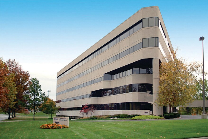 More Photos Of 9200 Ward Pky, Kansas City Office For Sale