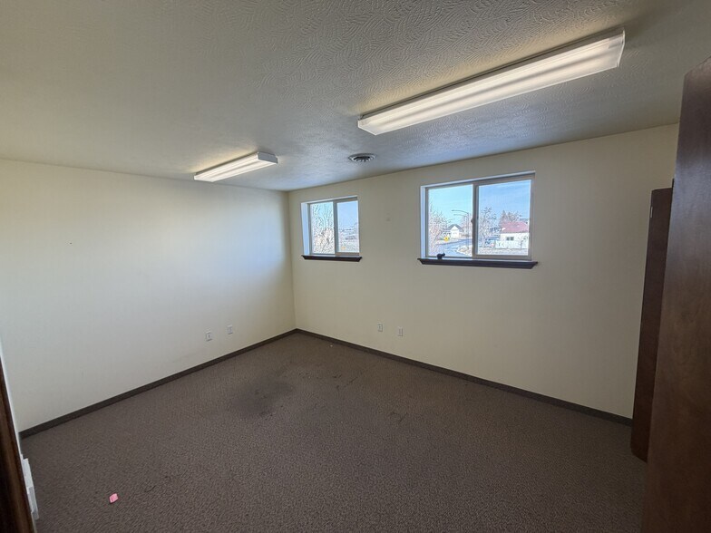 More Photos Of 3606 E Wellesley Ave, Spokane Service For Lease