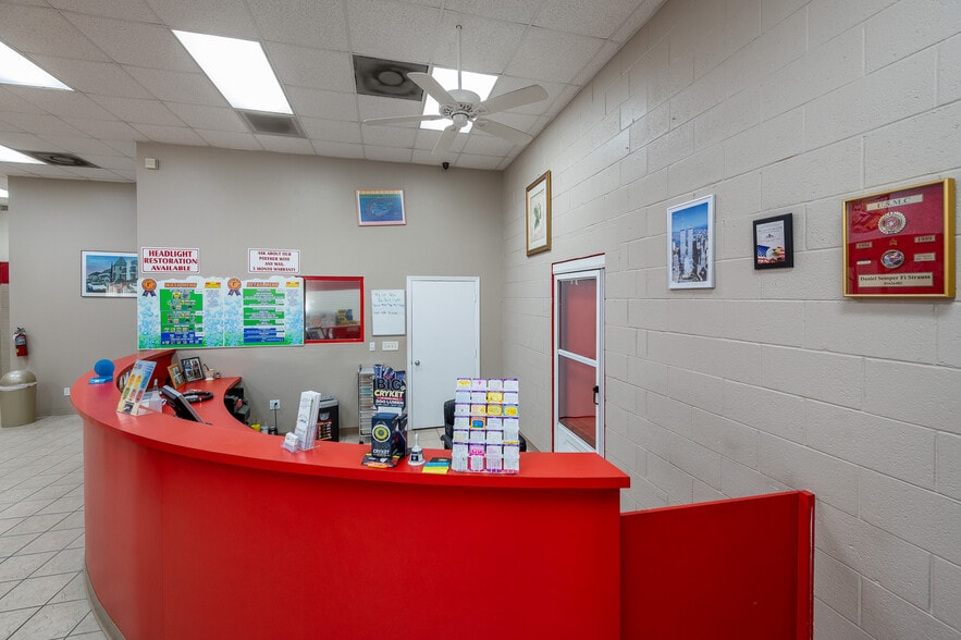 More Photos Of 8090 Gladiolus Dr, Fort Myers Carwash For Sale