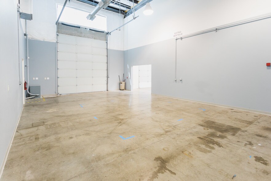 More Photos Of 1505 Westec Dr, Eugene Flex For Lease