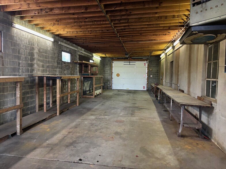 More Photos Of 3 Spring Valley Rd, Reading Light Manufacturing For Lease