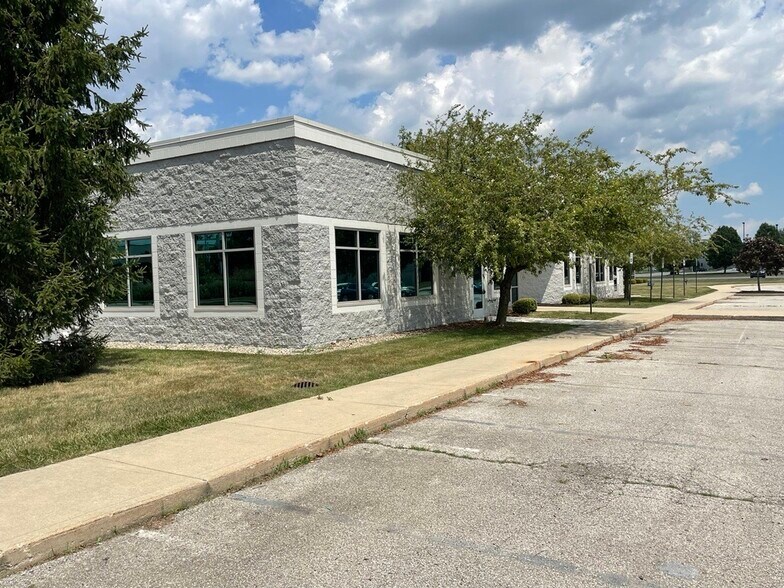 More Photos Of 7303-7315 Quality Cir, Anderson Office For Lease