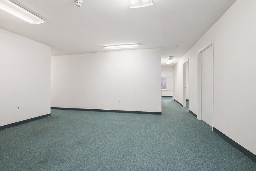 More Photos Of 234 Main St, Lincoln Park Storefront Retail Office For Lease