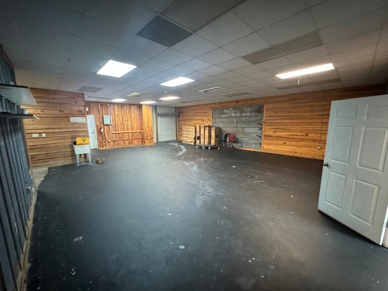 More Photos Of 3600 S Oates St, Dothan General Retail For Lease