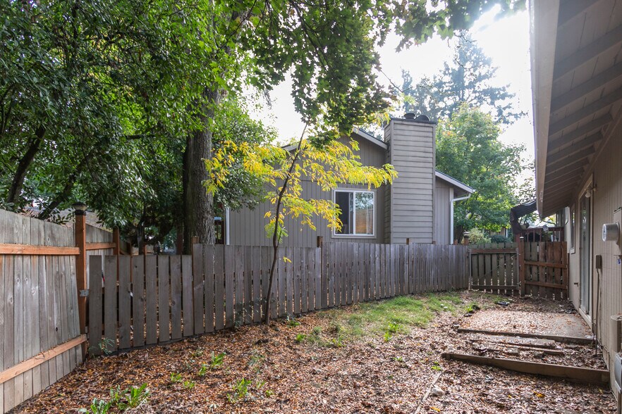 More Photos Of 19789 SW Santee Ct, Tualatin Apartments For Sale
